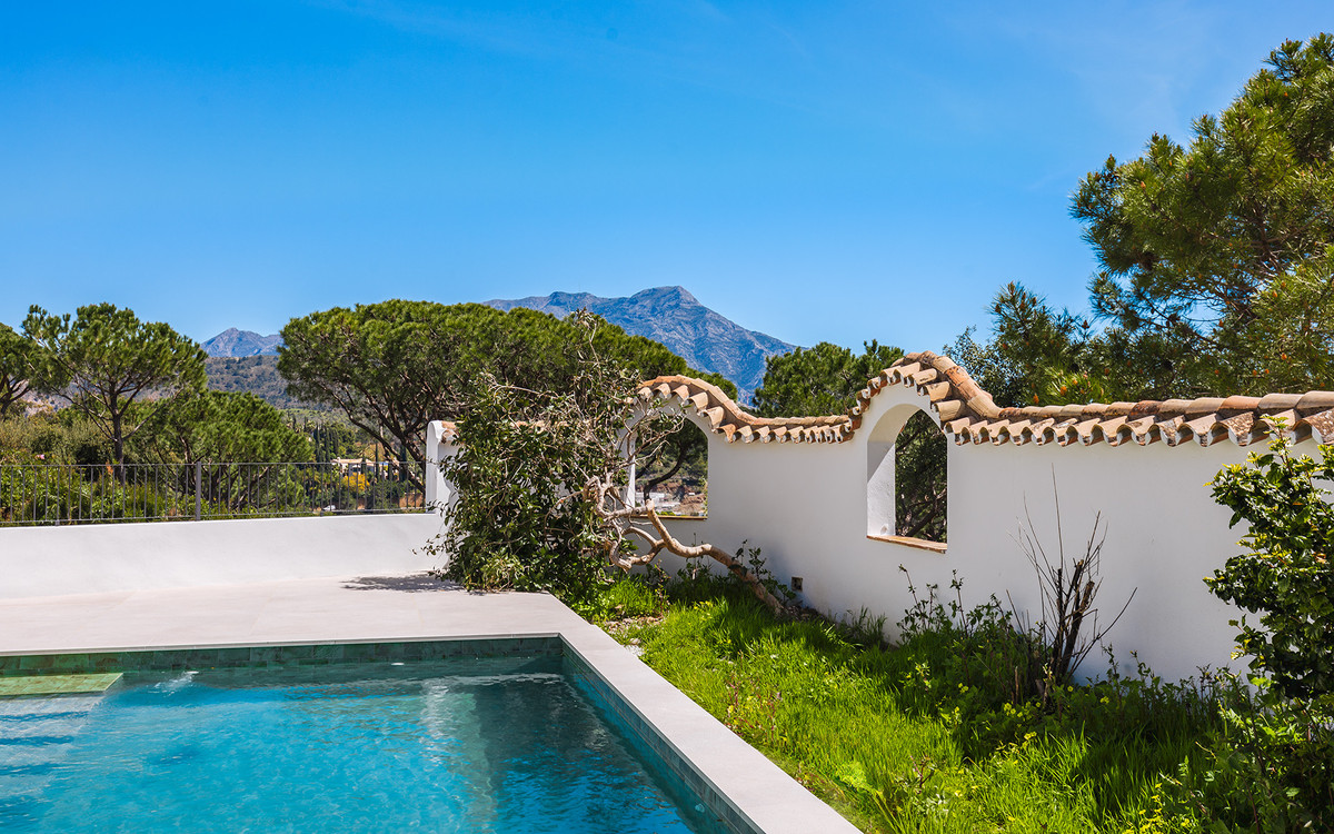 Detached Villa for sale in El Madroñal | 5 bedrooms H5066644