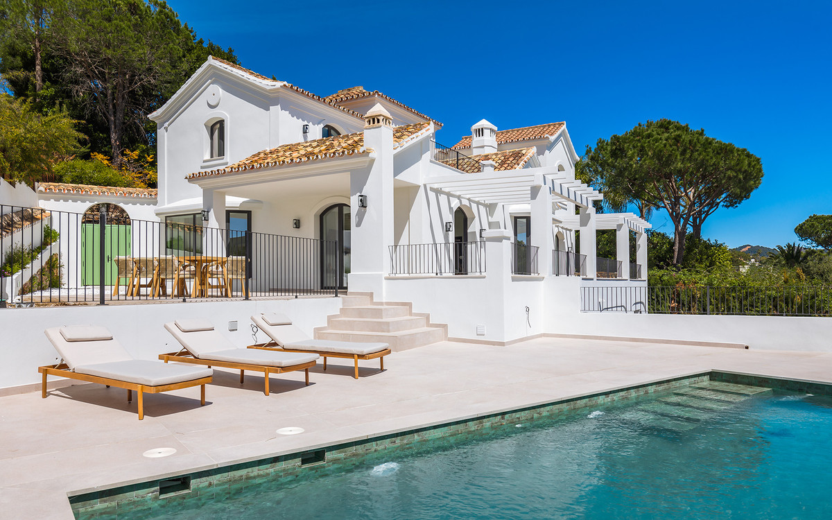 Detached Villa for sale in El Madroñal | 5 bedrooms H5066644