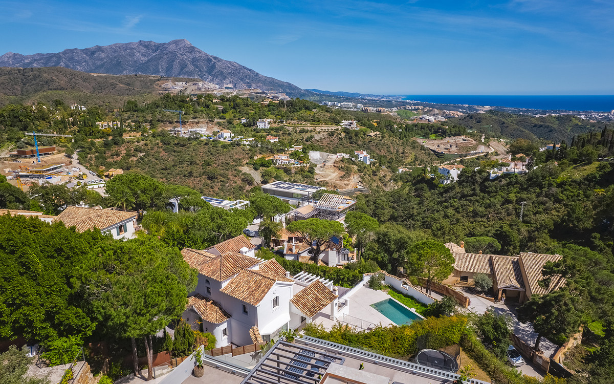 Detached Villa for sale in El Madroñal | 5 bedrooms H5066644