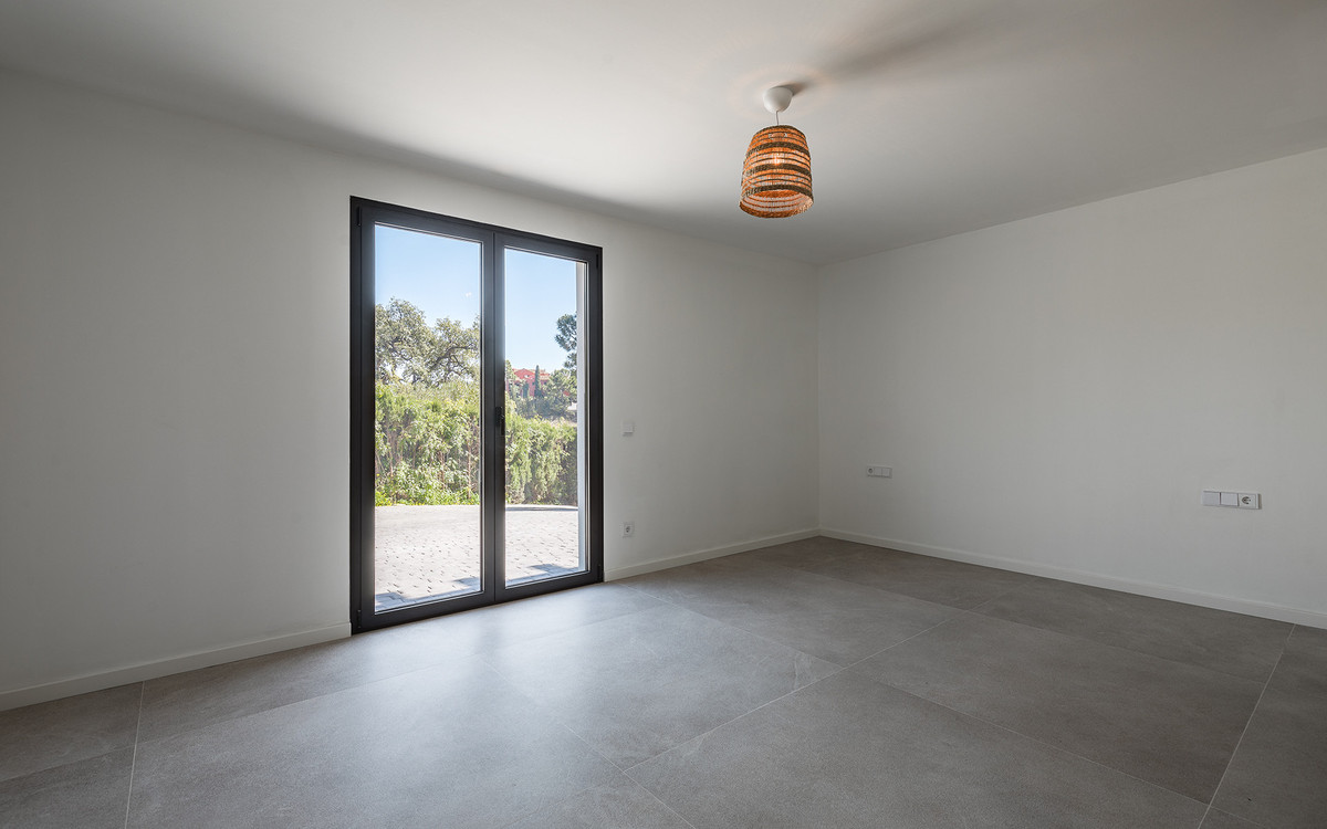 Detached Villa for sale in El Madroñal | 5 bedrooms H5066644