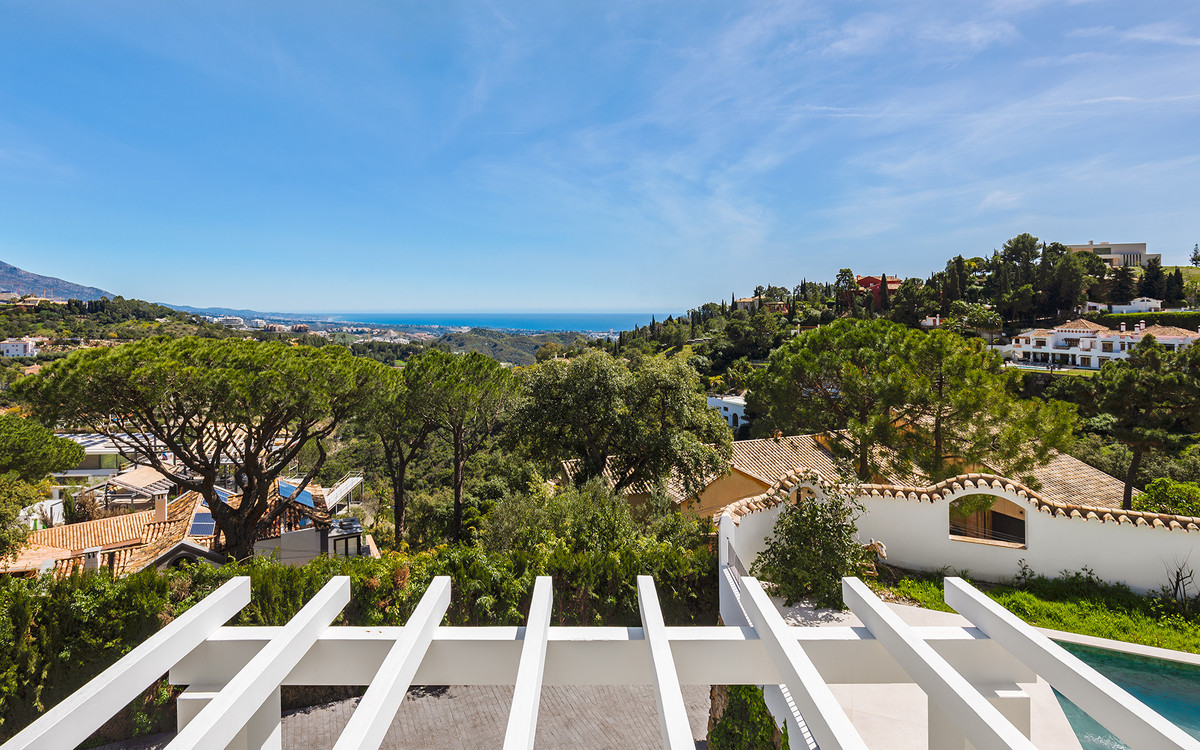 Detached Villa for sale in El Madroñal | 5 bedrooms H5066644