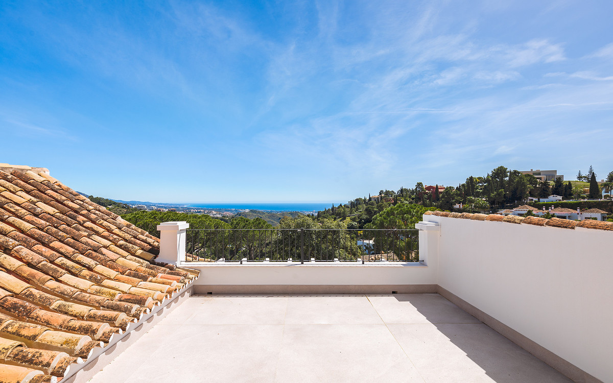 Detached Villa for sale in El Madroñal | 5 bedrooms H5066644