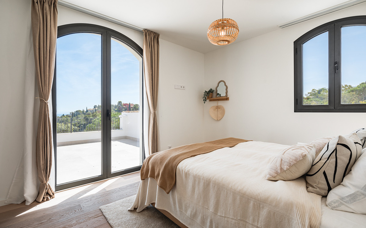 Detached Villa for sale in El Madroñal | 5 bedrooms H5066644
