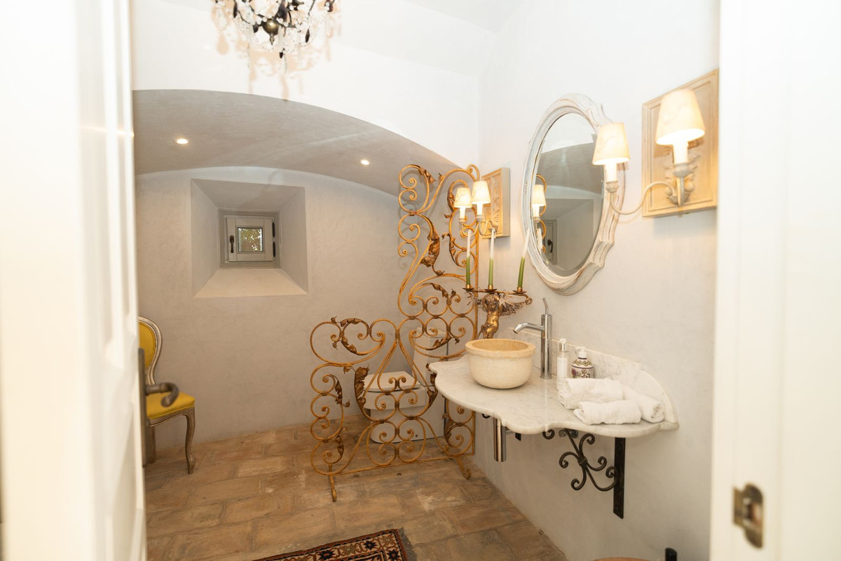 Huis te koop in El Madroñal | 7 slaapkamers H5069785