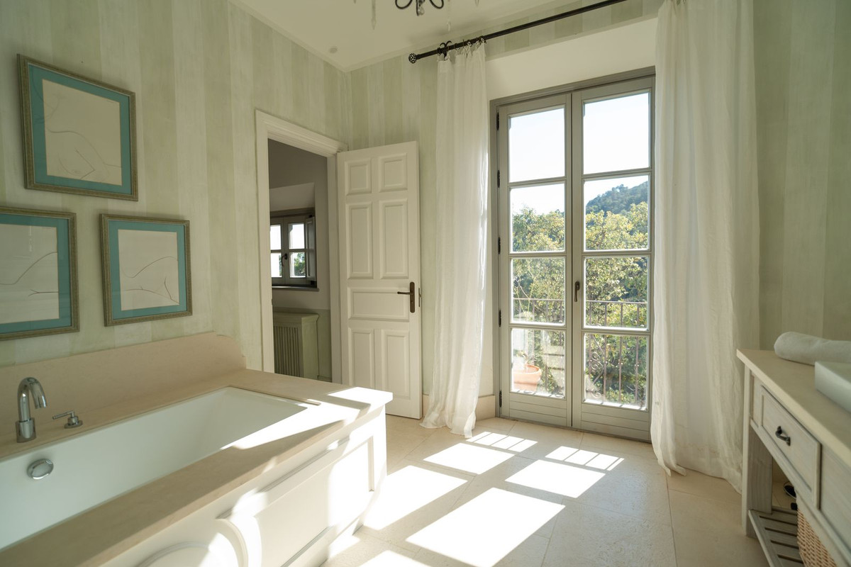 Huis te koop in El Madroñal | 7 slaapkamers H5069785