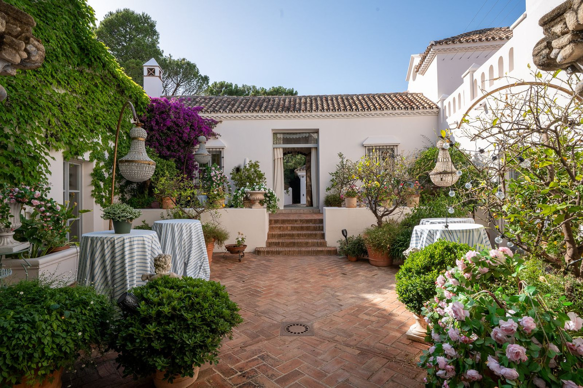 Huis te koop in El Madroñal | 7 slaapkamers H5069785