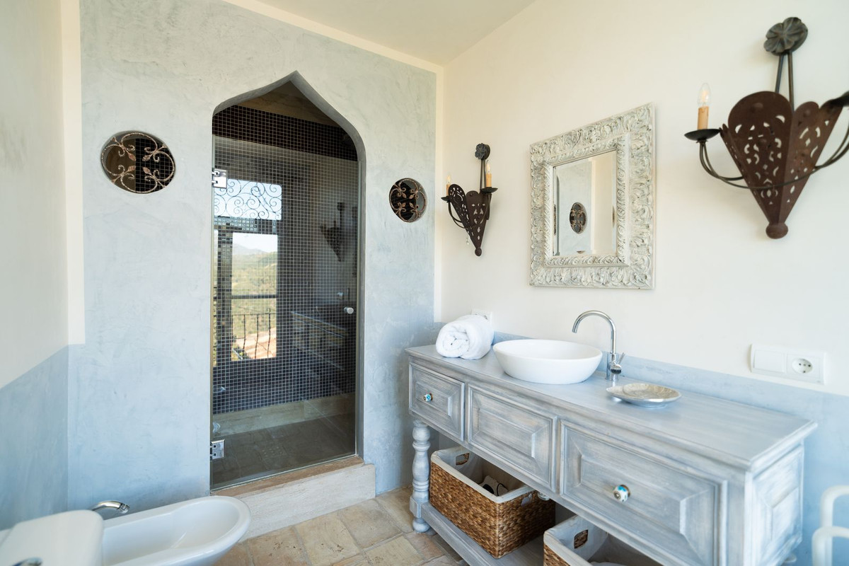 Huis te koop in El Madroñal | 7 slaapkamers H5069785