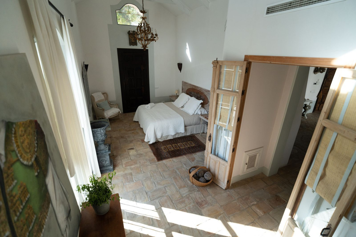 Huis te koop in El Madroñal | 7 slaapkamers H5069785