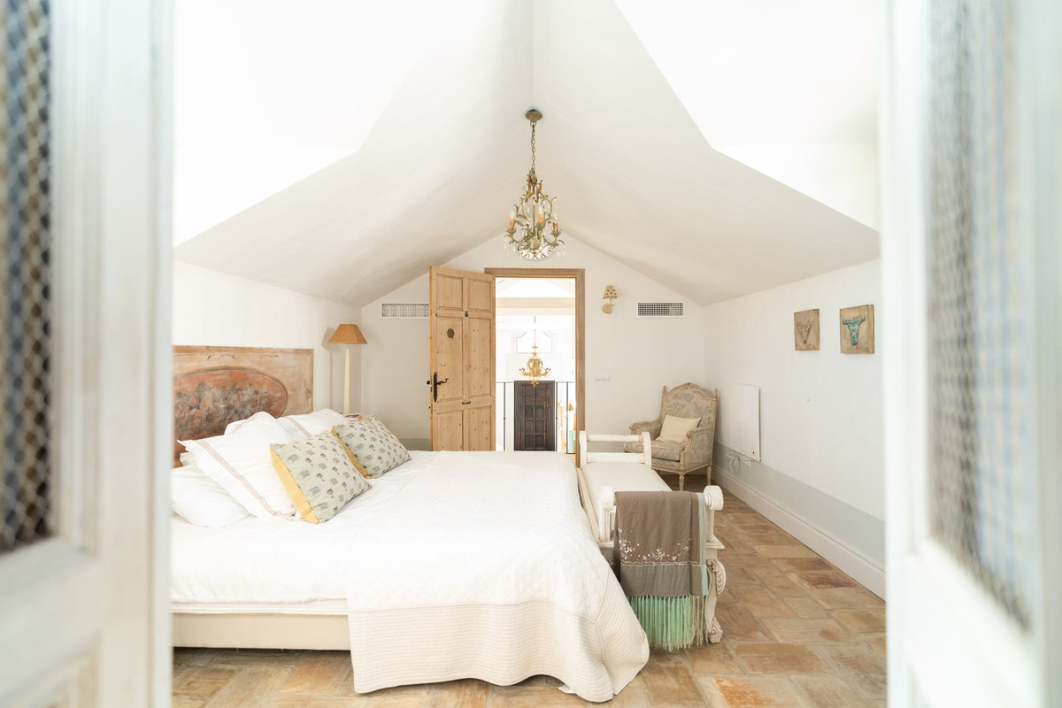 Huis te koop in El Madroñal | 7 slaapkamers H5069785