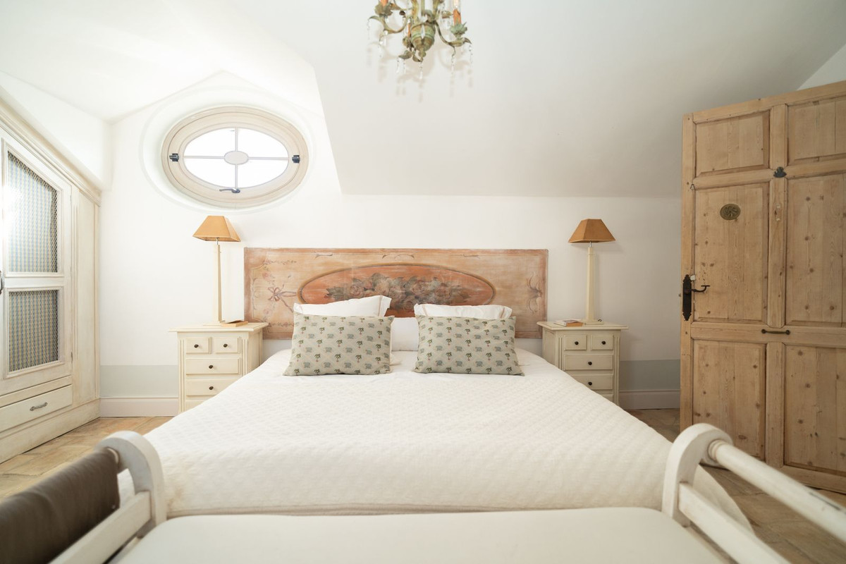 Huis te koop in El Madroñal | 7 slaapkamers H5069785