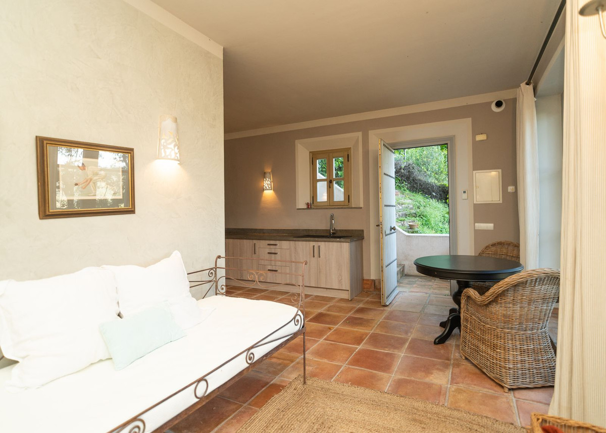 Huis te koop in El Madroñal | 7 slaapkamers H5069785