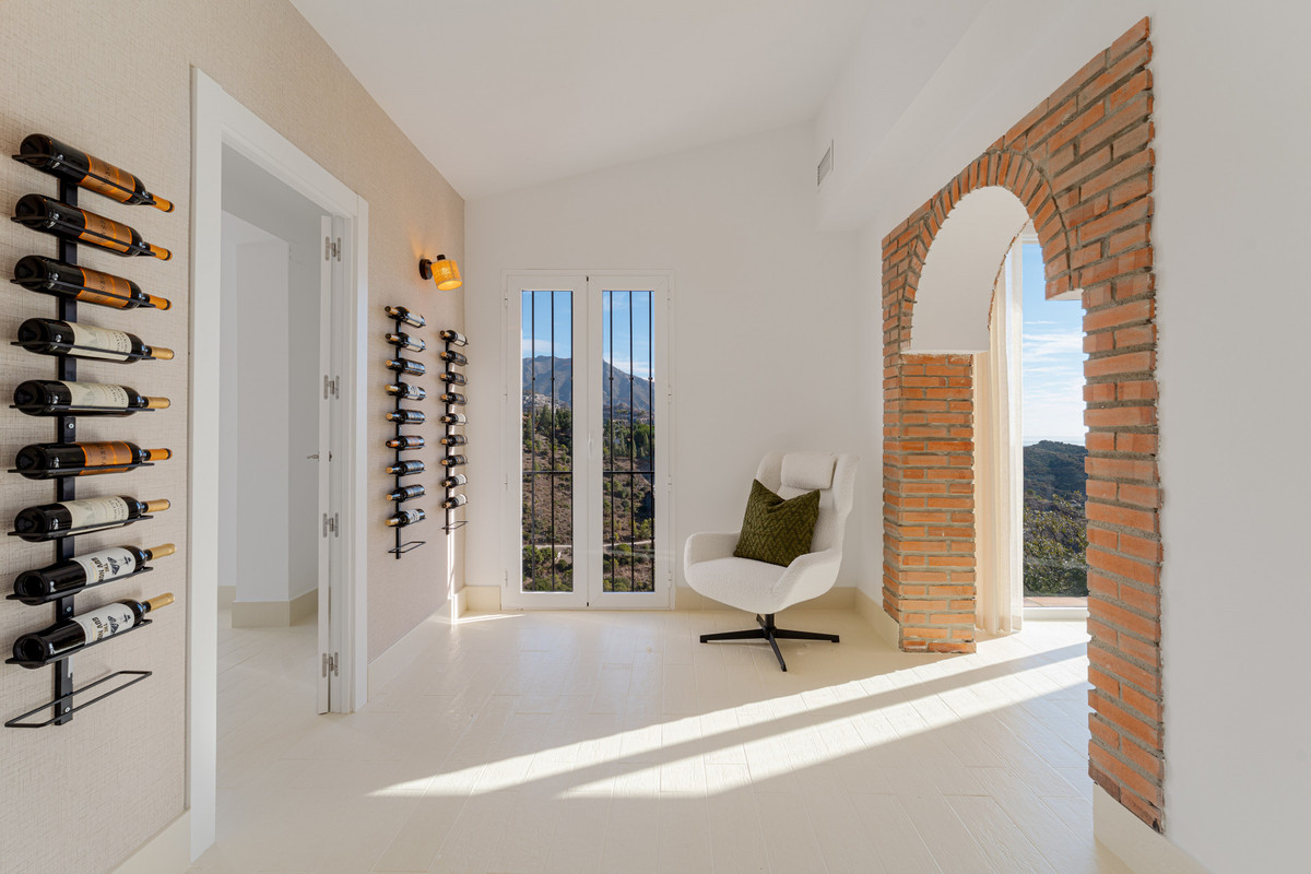 Huis te koop in El Madroñal | 6 slaapkamers H5225707