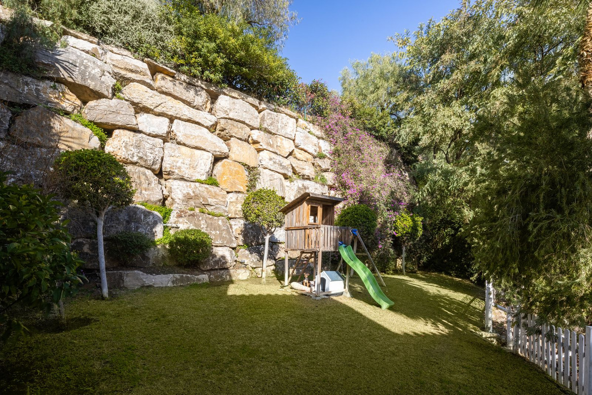 Huis te koop in El Paraiso | 6 slaapkamers H4673305