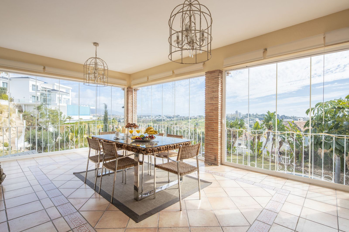 Huis te koop in El Paraiso | 6 slaapkamers H4673305