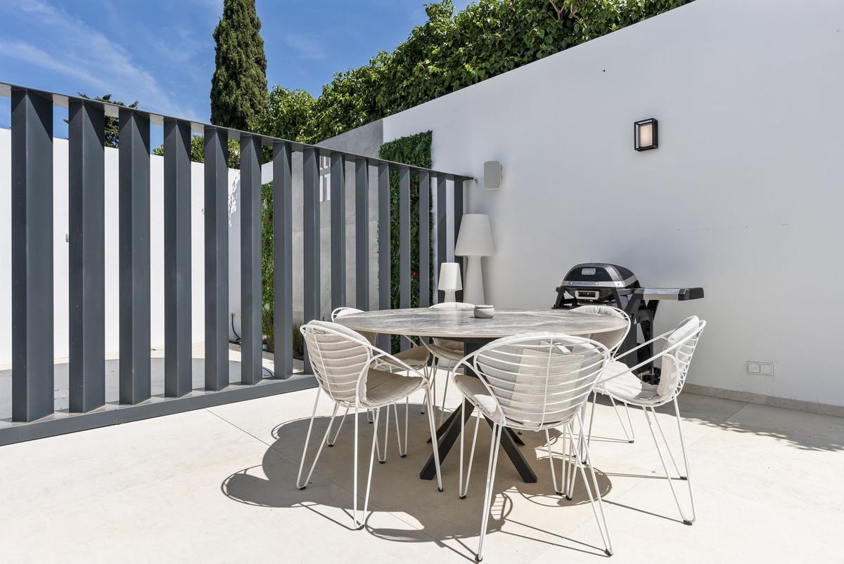 Property main view 90