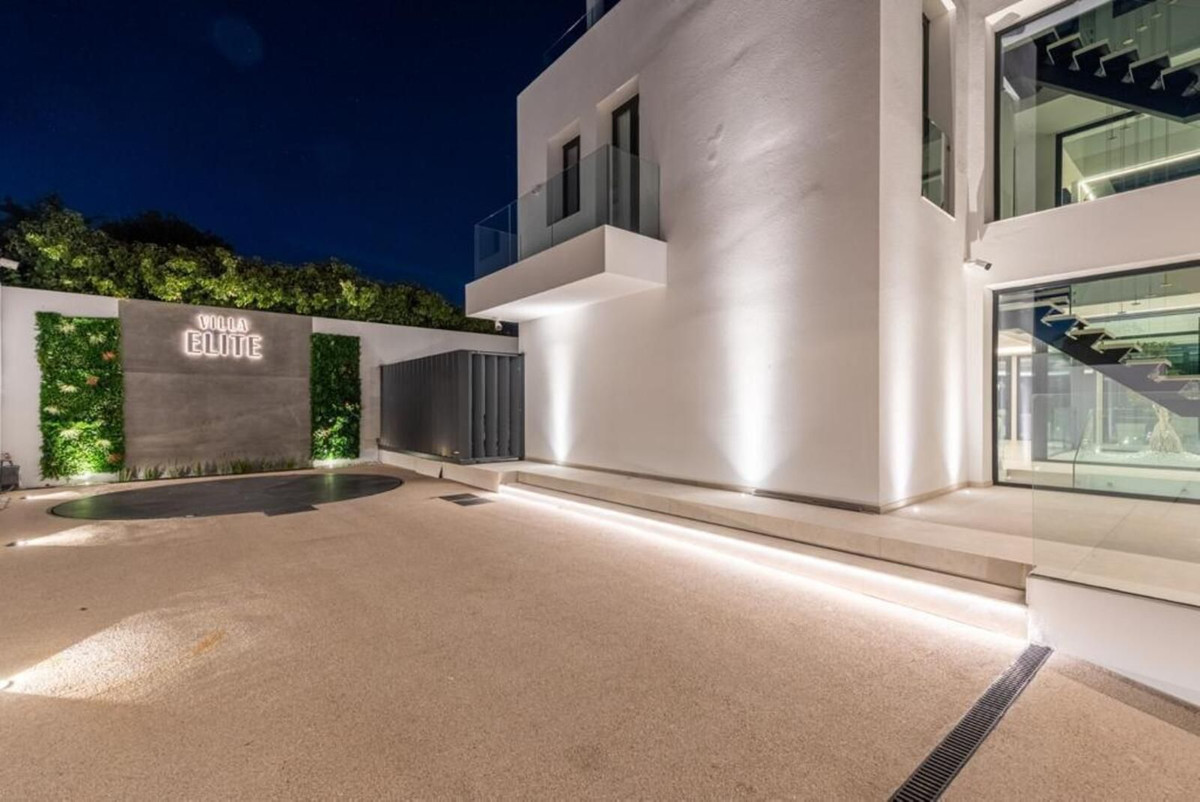 Property main view 44