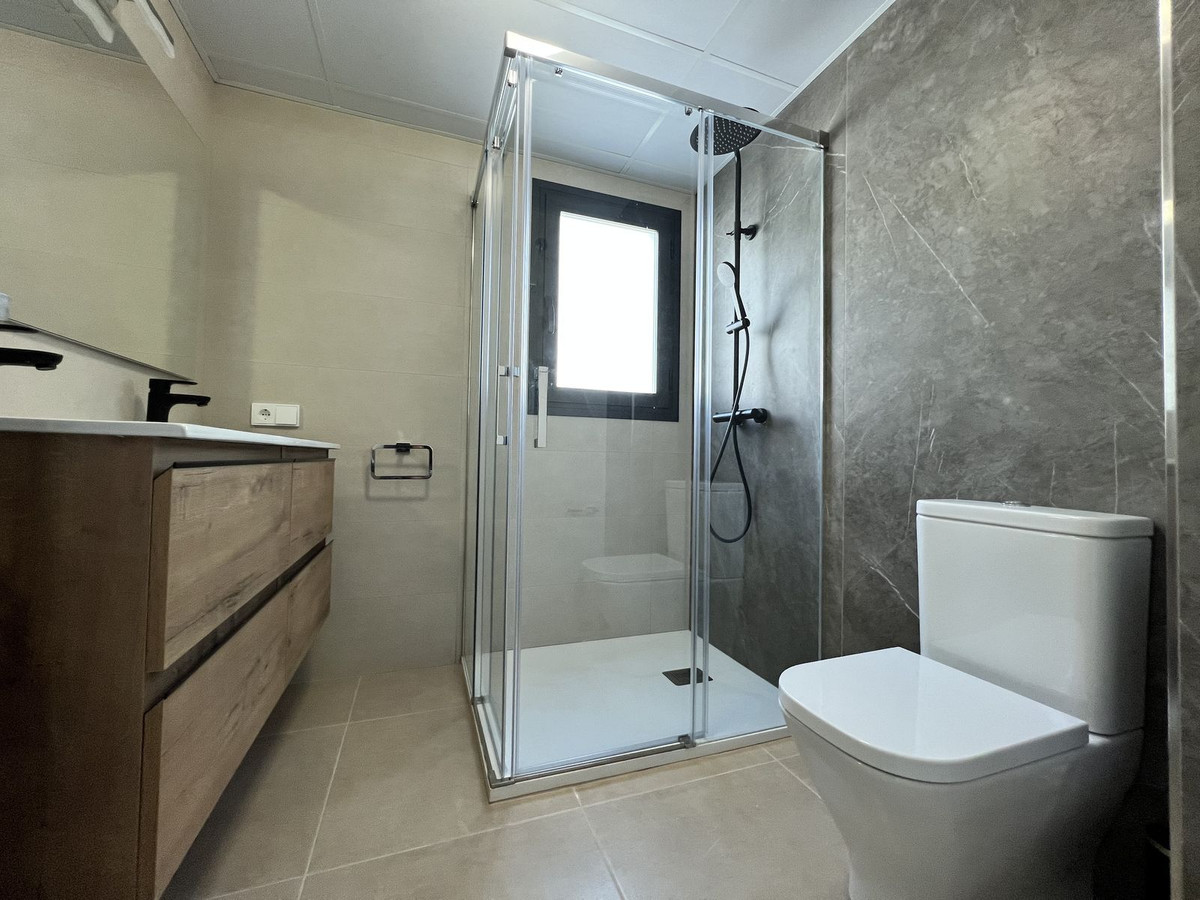 Huis te koop in El Paraiso | 3 slaapkamers H4950613