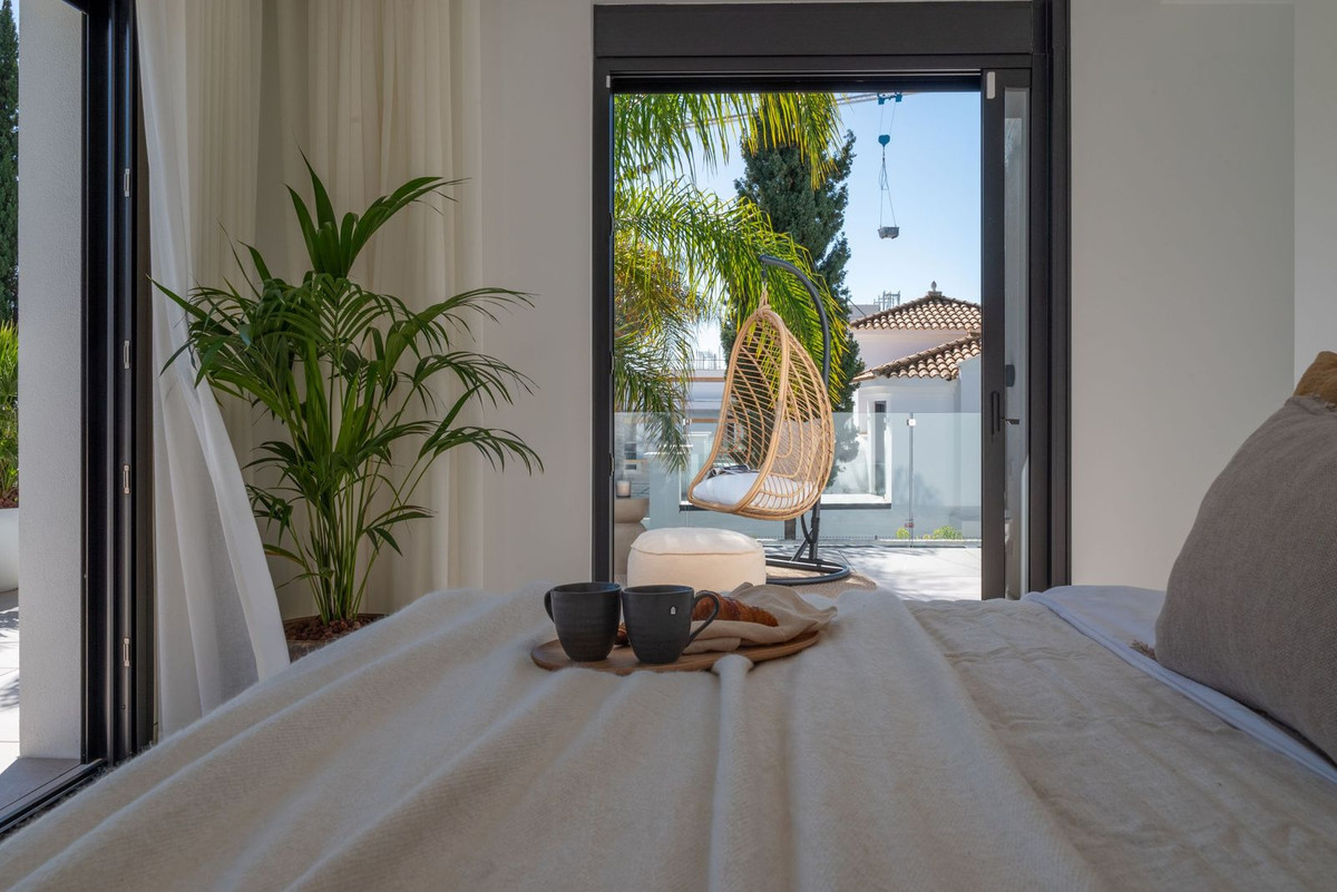 Huis te koop in El Paraiso | 4 slaapkamers H4965097