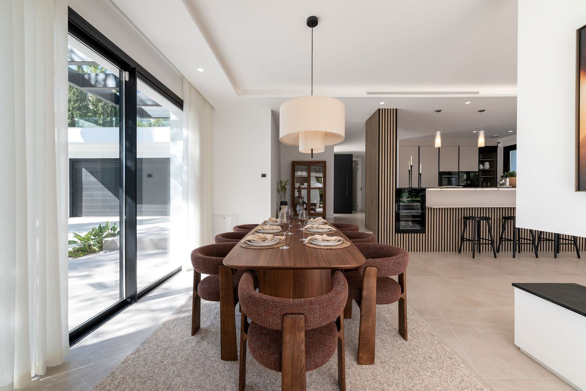 Huis te koop in El Paraiso | 4 slaapkamers H4965097