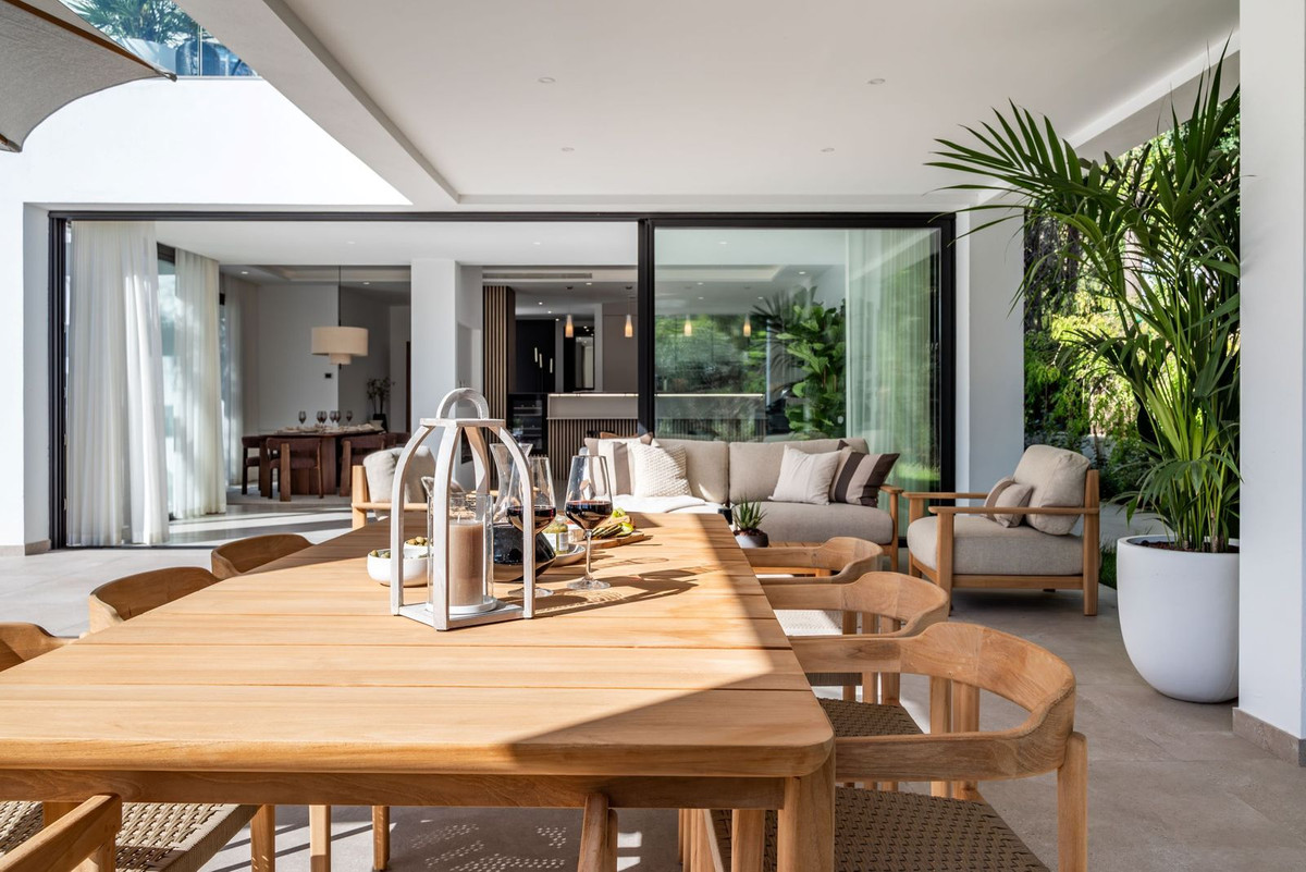 Huis te koop in El Paraiso | 4 slaapkamers H4965097