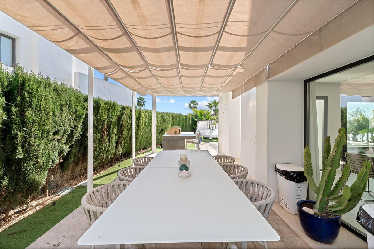 Vrijstaande Villa in El Paraiso-21