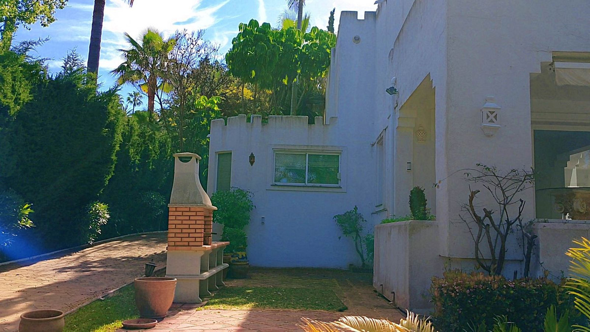 Huis te koop in El Paraiso | 4 slaapkamers H5017612