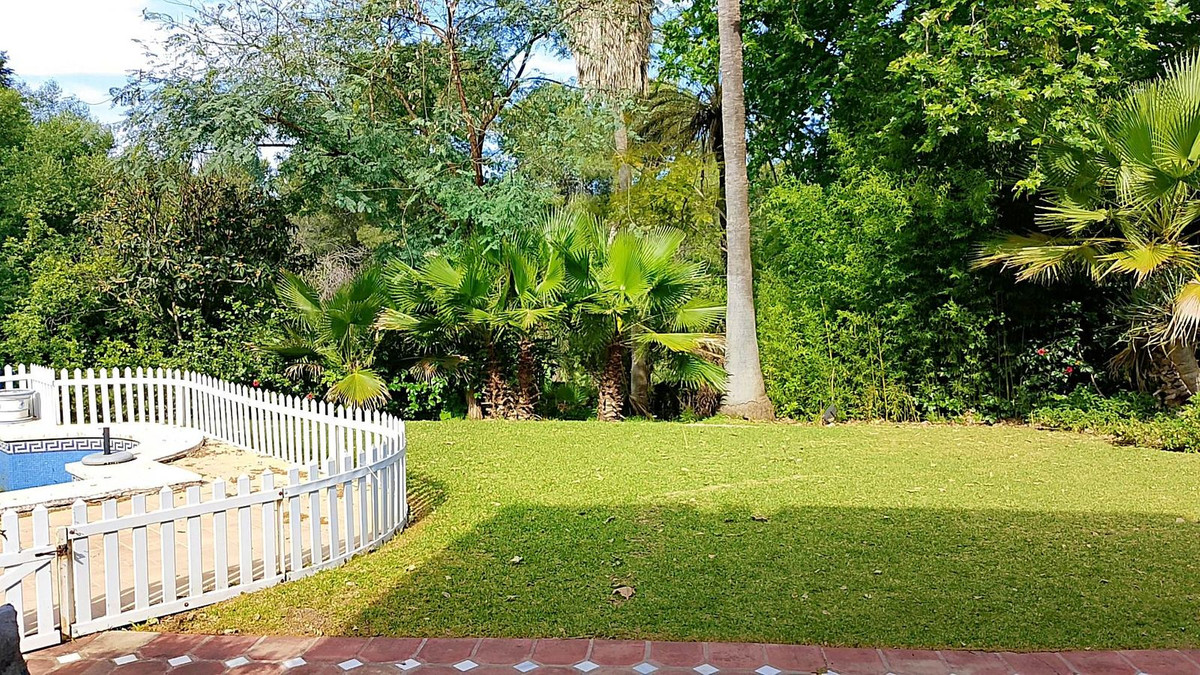 Huis te koop in El Paraiso | 4 slaapkamers H5017612