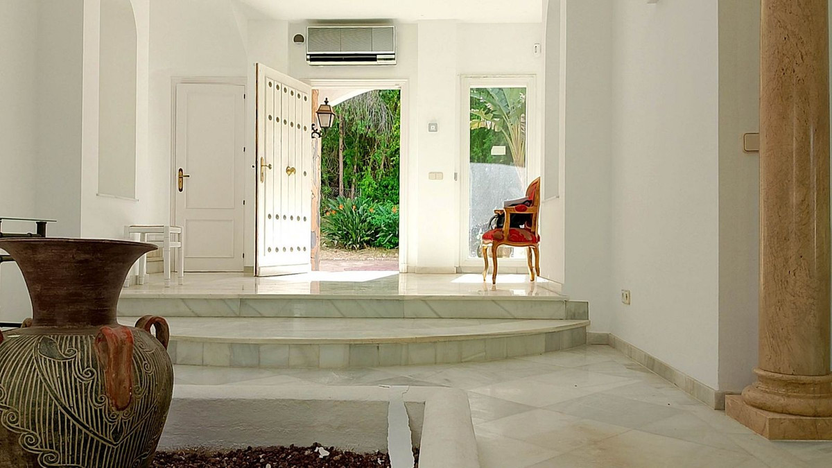 Huis te koop in El Paraiso | 4 slaapkamers H5017612