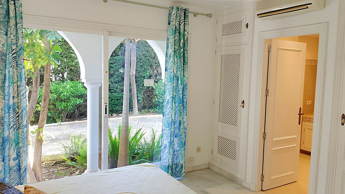 Huis te koop in El Paraiso | 4 slaapkamers H5017612