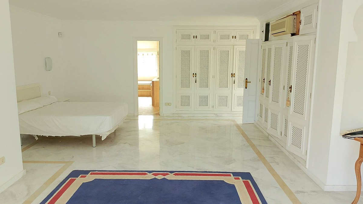 Huis te koop in El Paraiso | 4 slaapkamers H5017612