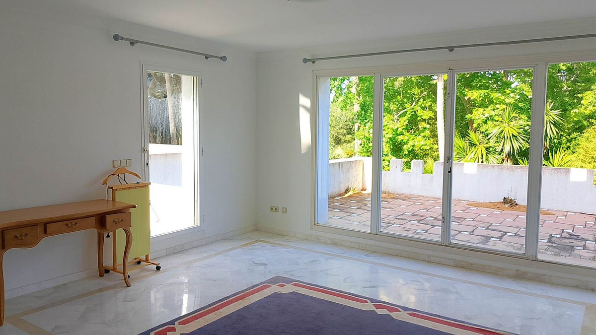 Huis te koop in El Paraiso | 4 slaapkamers H5017612