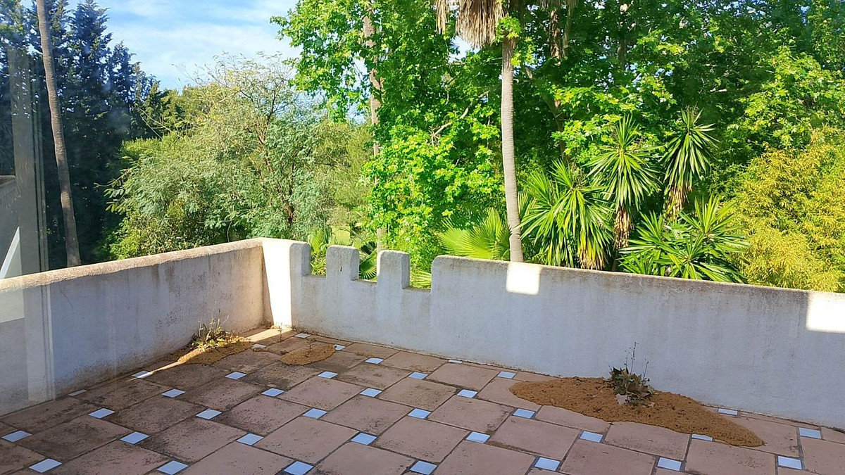 Huis te koop in El Paraiso | 4 slaapkamers H5017612