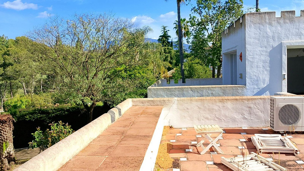 Huis te koop in El Paraiso | 4 slaapkamers H5017612
