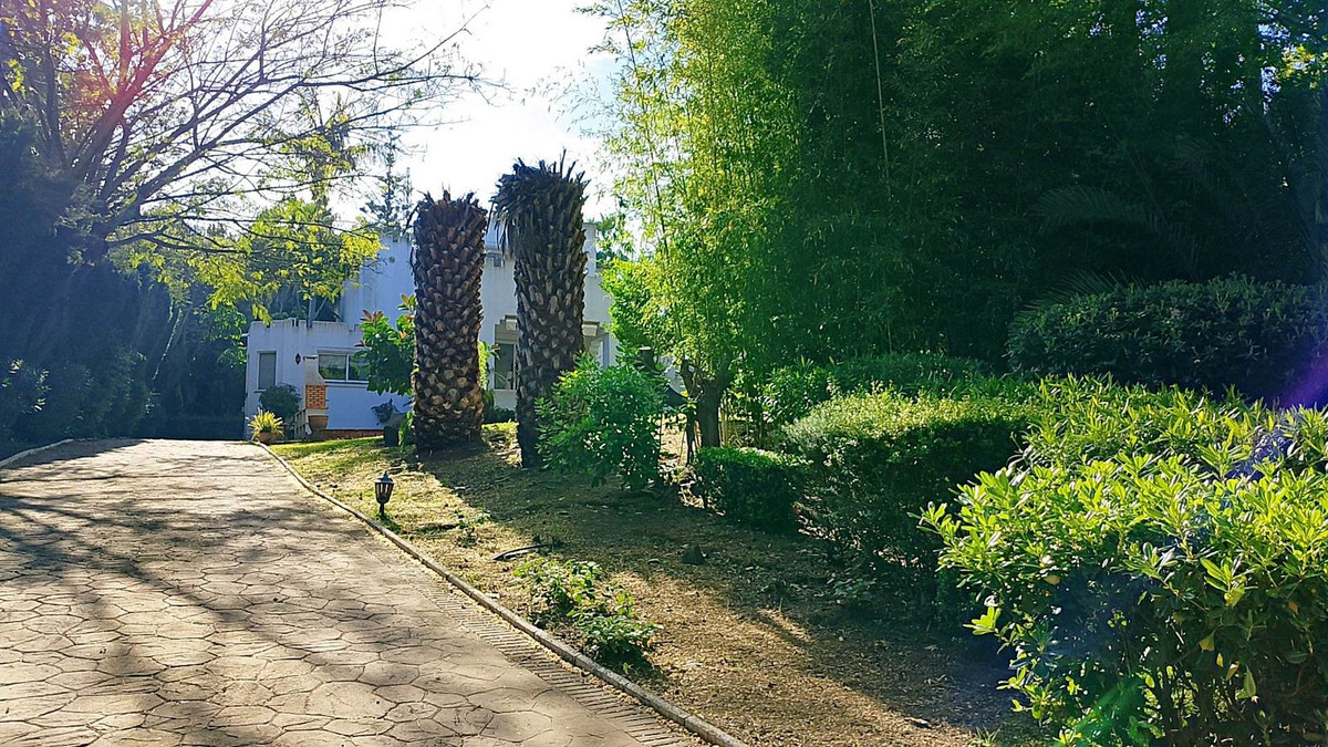 Huis te koop in El Paraiso | 4 slaapkamers H5017612