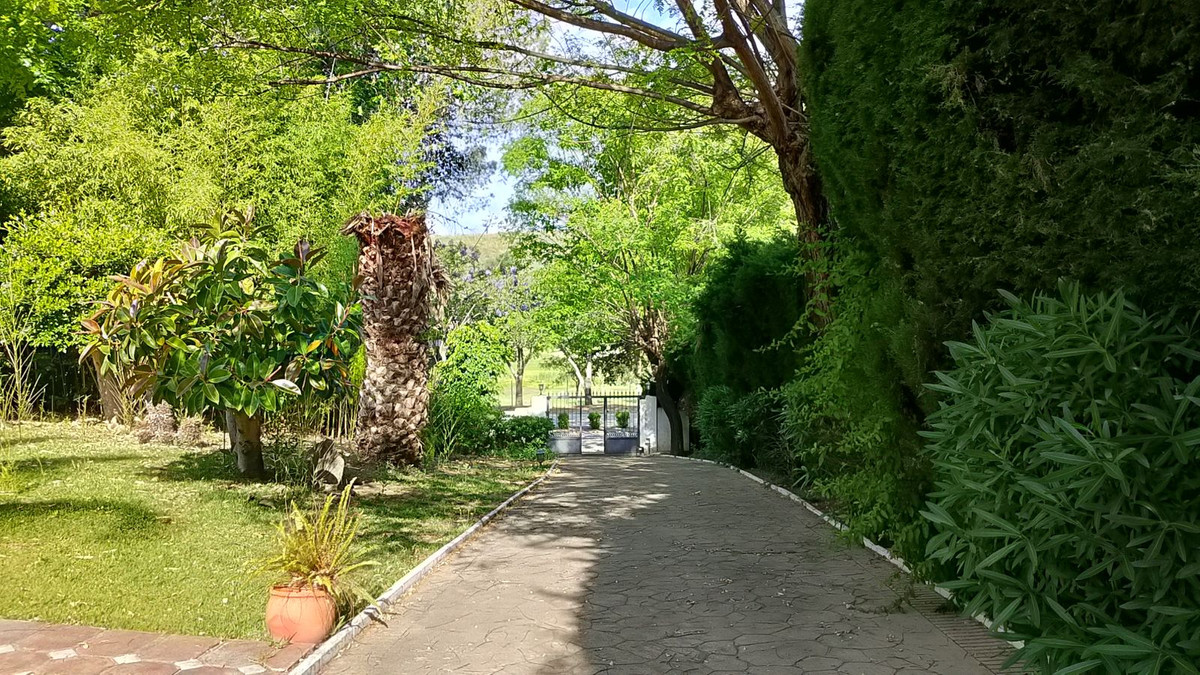 Huis te koop in El Paraiso | 4 slaapkamers H5017612