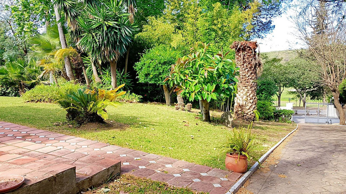 Huis te koop in El Paraiso | 4 slaapkamers H5017612