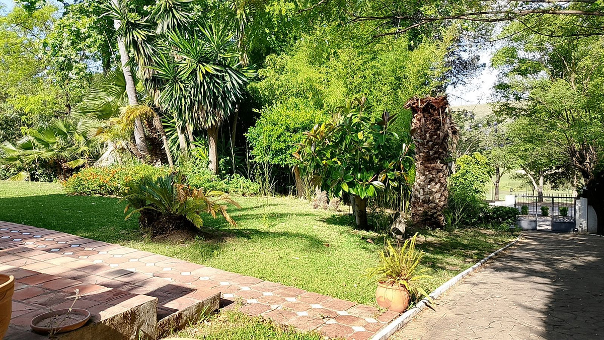 Huis te koop in El Paraiso | 4 slaapkamers H5017612