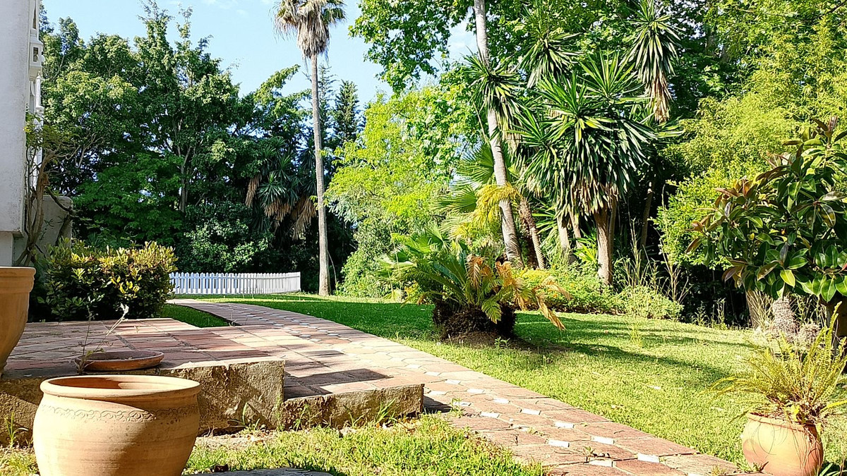Huis te koop in El Paraiso | 4 slaapkamers H5017612