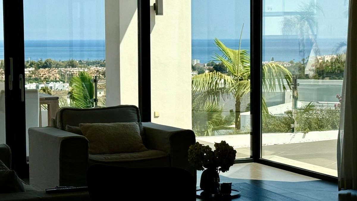 Detached Villa for sale in El Paraiso | 4 bedrooms H5061886