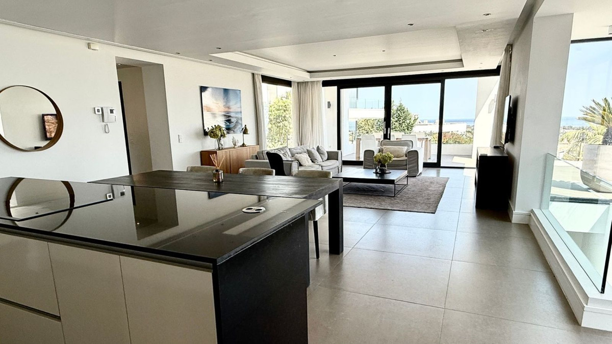Detached Villa for sale in El Paraiso | 4 bedrooms H5061886