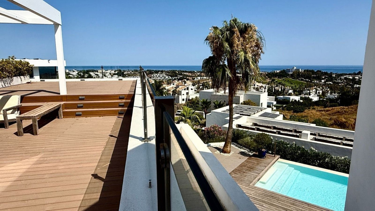 Detached Villa for sale in El Paraiso | 4 bedrooms H5061886