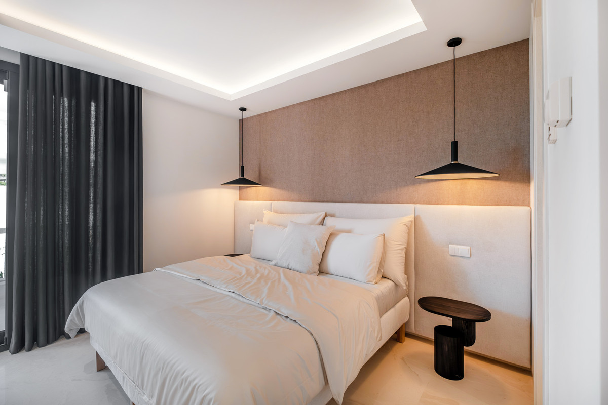 Huis te koop in El Paraiso | 6 slaapkamers H5081488