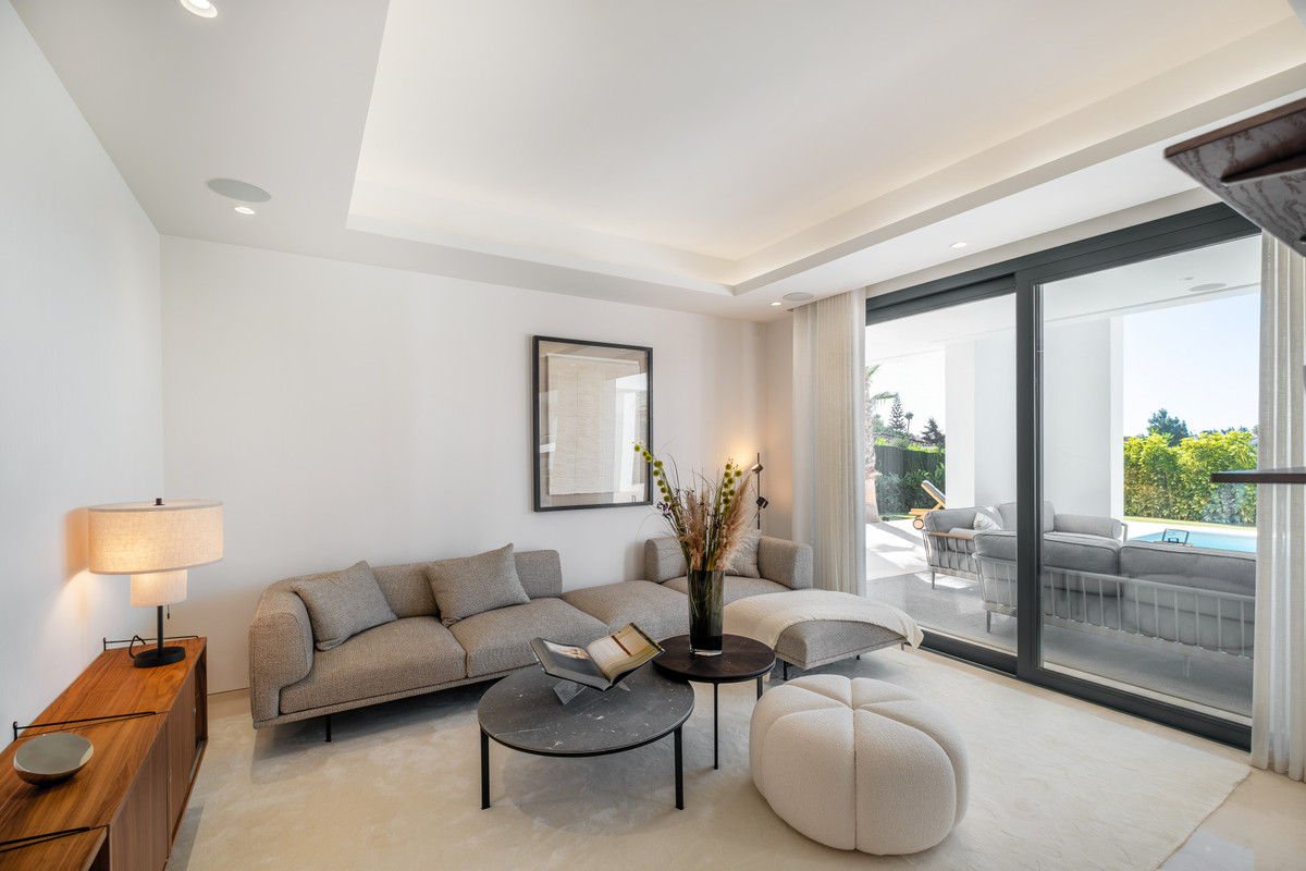 Huis te koop in El Paraiso | 6 slaapkamers H5081488