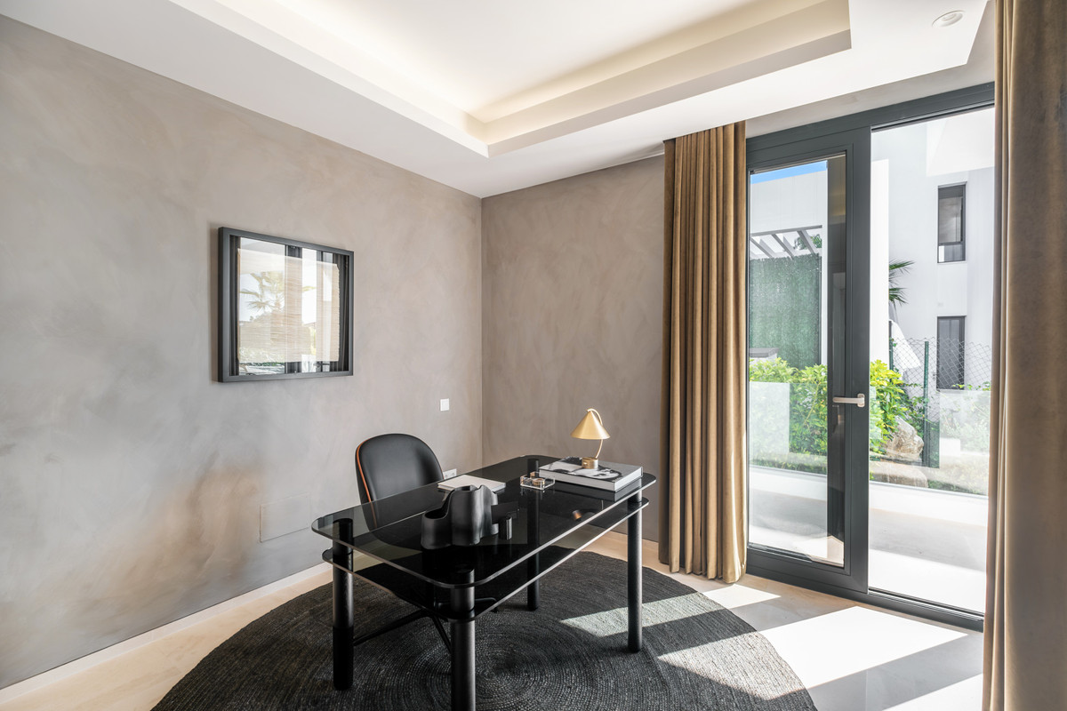 Huis te koop in El Paraiso | 6 slaapkamers H5081488