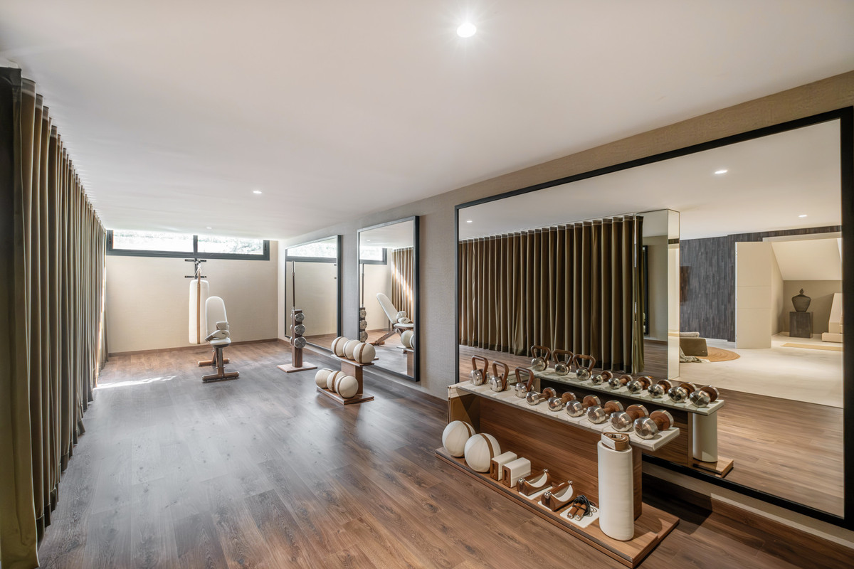 Huis te koop in El Paraiso | 6 slaapkamers H5081488
