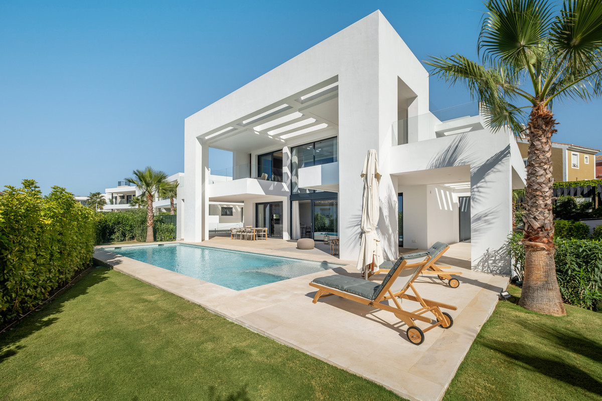 Huis te koop in El Paraiso | 6 slaapkamers H5081488