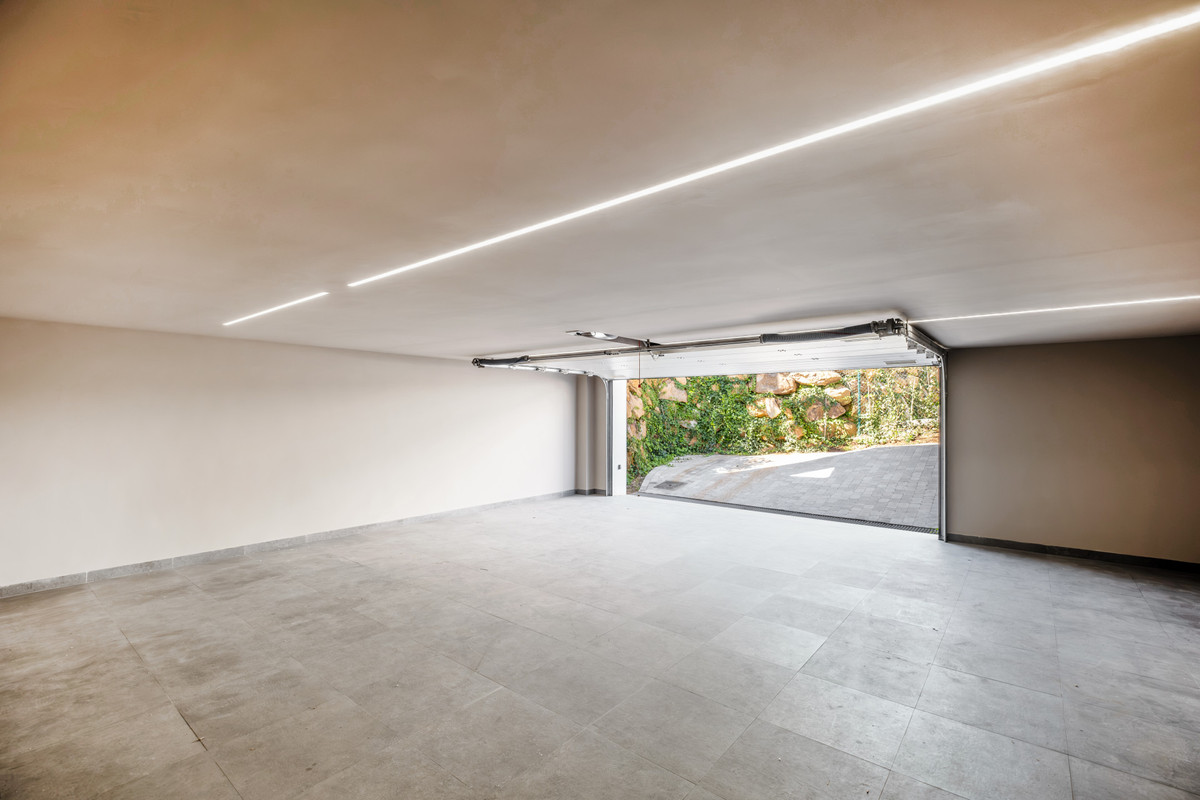 Huis te koop in El Paraiso | 6 slaapkamers H5081488