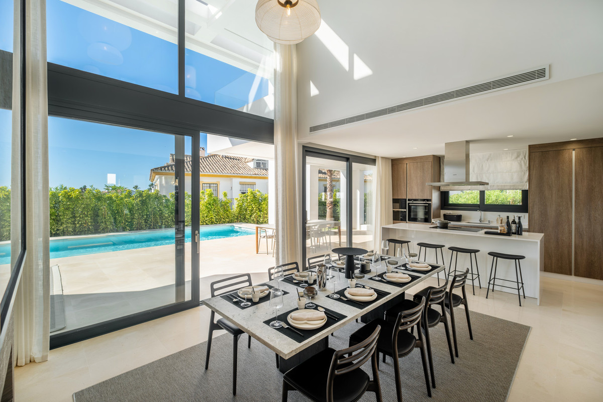 Huis te koop in El Paraiso | 6 slaapkamers H5081488