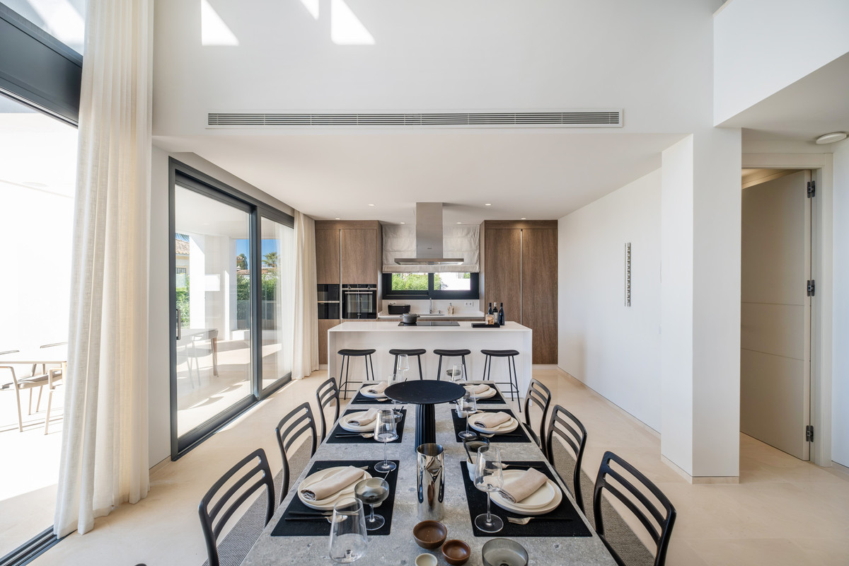 Huis te koop in El Paraiso | 6 slaapkamers H5081488