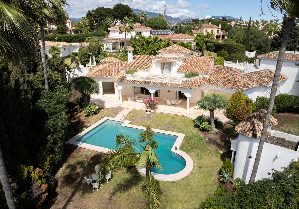 Huis te koop in El Paraiso | 4 slaapkamers H5120155